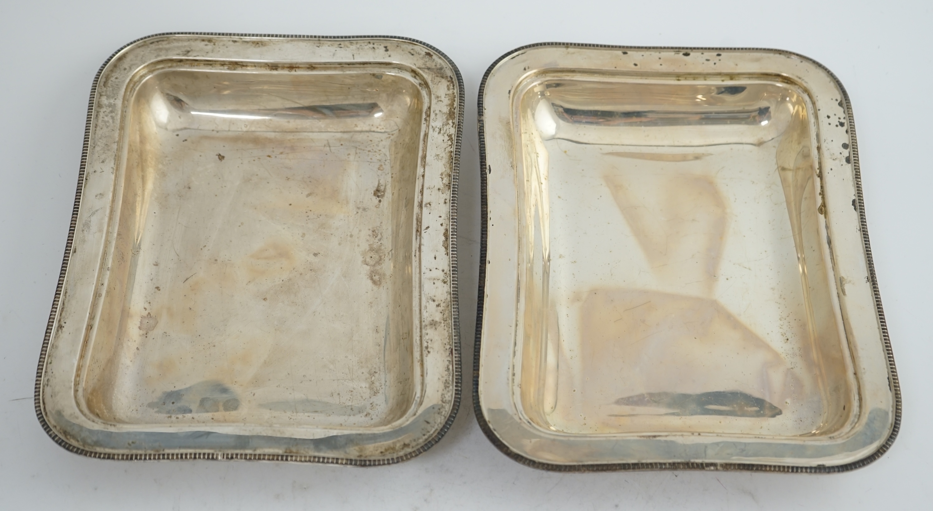 A pair of 1930's silver entrée dishes and covers, by Roberts & Belk